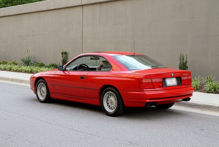 BMW 850i (Série 8 E31) rouge, grand coupé GT à moteur V12